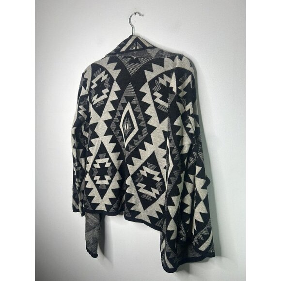A Knitch Above Womens Cardigan Beige Black Aztec Sweater Open Front Size Medium - Picture 7 of 7